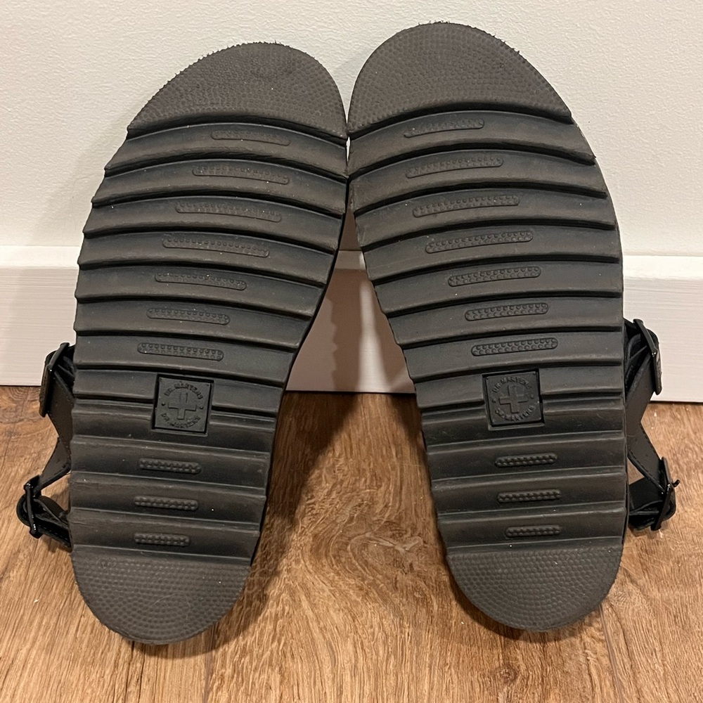 DR. MARTENS VOSS WOMEN'S LEATHER STRAP
SANDALS / BLACK / SIZE 7 - Picture 14 of 16